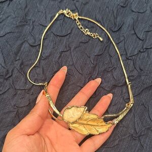Elegant Gold Leaf Necklace